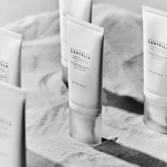 Skin 1004 Madagascar Centella Tone Brightening Tone-Up sunscreen spf 50+ PA++++